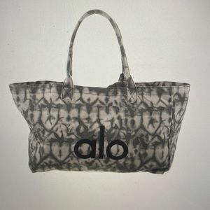 Alo tote bag